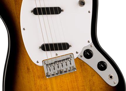 Guitarra Eléctrica Squier Sonic® Mustang®, Maple Fingerboard, White Pickguard, 2-Color Sunburst